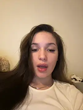 VixenAmour online show from February 4, 2025, 5:55 pm