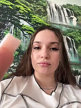 VixenAmour online show from March 2, 2025, 9:32 pm