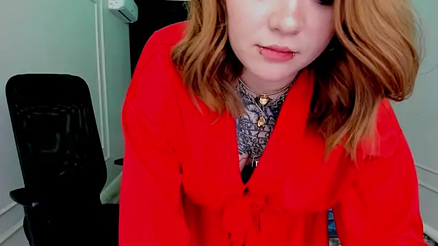 MoonLghte online show from January 27, 2025, 5:37 pm