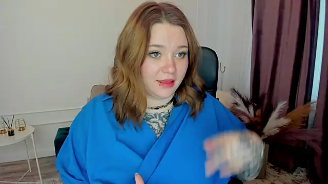 MoonLghte online show from February 2, 2025, 10:46 am