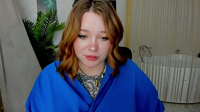 MoonLghte online show from February 4, 2025, 8:06 pm