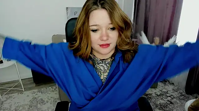 MoonLghte online show from February 8, 2025, 6:43 am