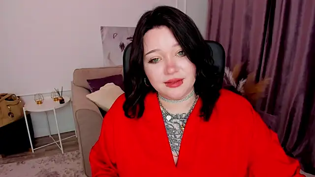 MoonLghte online show from February 19, 2025, 7:38 pm