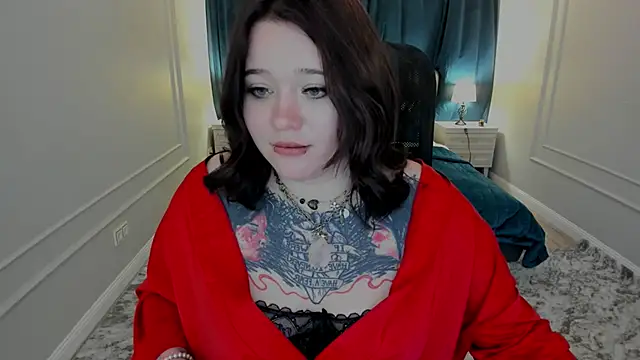 MoonLghte online show from March 5, 2025, 11:05 pm