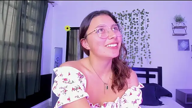 Noellesable online show from December 29, 2024, 9:09 pm