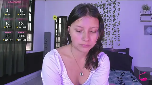 Noellesable online show from February 4, 2025, 5:45 pm