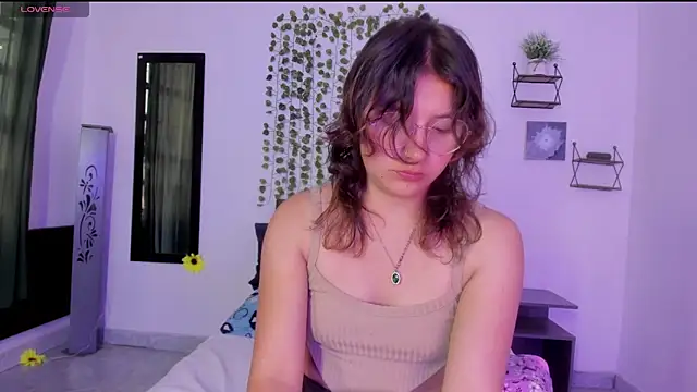 Noellesable online show from February 8, 2025, 6:12 pm