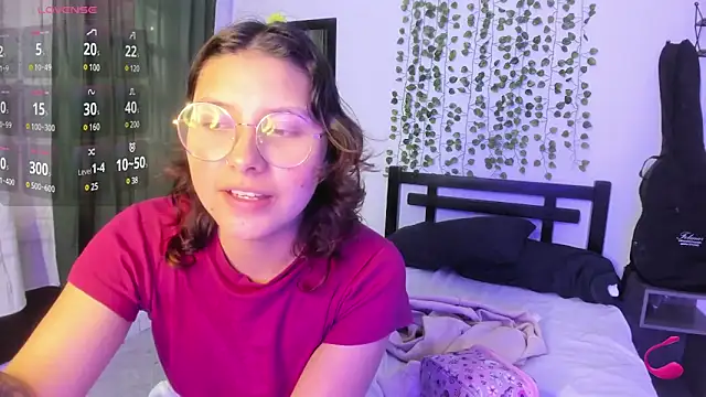 Noellesable online show from March 17, 2025, 6:32 pm