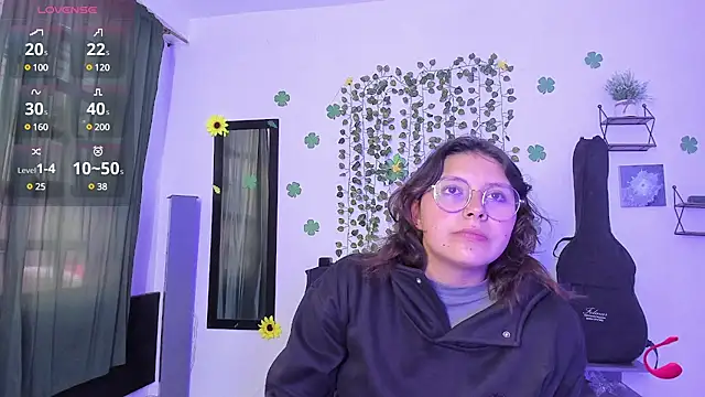 Noellesable online show from March 21, 2025, 5:23 pm