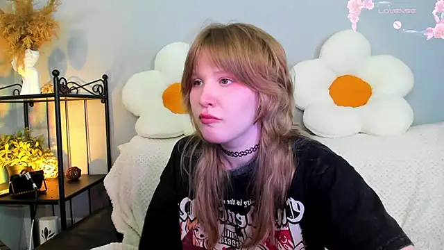 EvaStevs online show from February 16, 2025, 8:22 pm