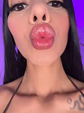 Tiffanny online show from April 8, 2026, 3:01 pm