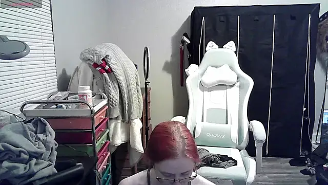 LilyFoxxx online show from January 19, 2025, 7:15 am