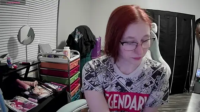 LilyFoxxx online show from February 5, 2025, 4:48 am