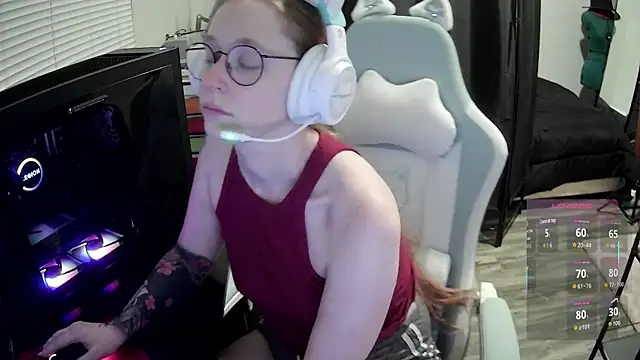 Snapshot of LilyFoxxx chatting on July 18, 2026, 5:11 am LilyFoxxx online show from July 18, 2026, 5:11 am