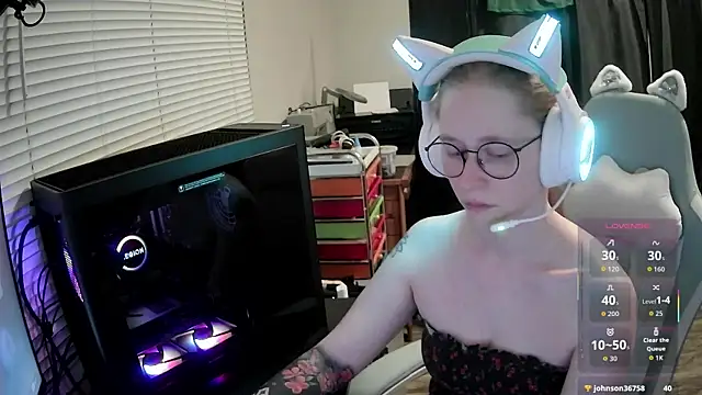 Snapshot of LilyFoxxx chatting on July 20, 2026, 5:11 am LilyFoxxx online show from July 20, 2026, 5:11 am