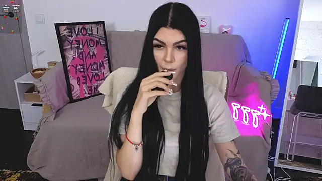 Tiffany lab online show from October 11, 2025, 8:35 am