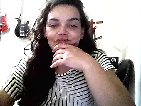 escritorasafada online show from March 12, 2025, 9:45 pm