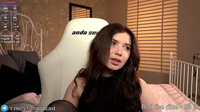 Hidden boobs online show from December 20, 2024, 4:25 pm