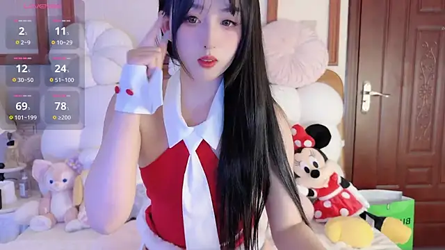 Unique-yiyi online show from December 24, 2024, 7:33 pm