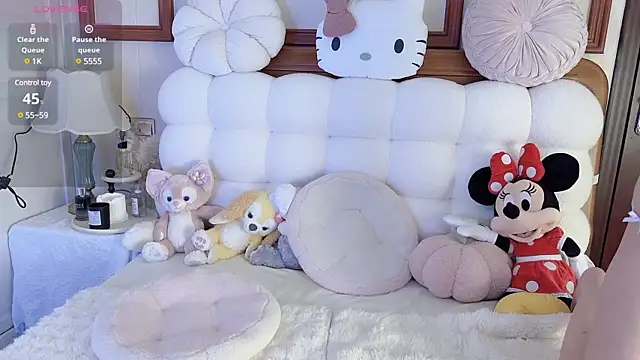 Unique-yiyi online show from December 26, 2024, 8:00 pm