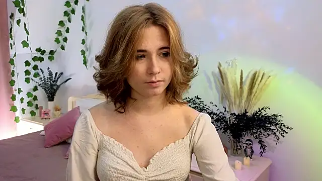 Inessa Holiday online show from November 19, 2025, 1:33 pm