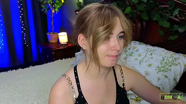 Inessa Holiday online show from November 25, 2025, 3:01 pm