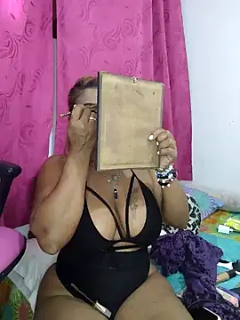 milf venus online show from December 27, 2024, 7:46 pm