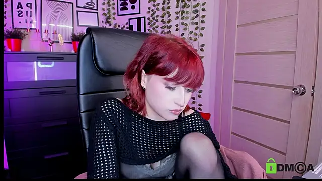 Snapshot of ElizaNik_ chatting on July 11, 2026, 12:02 am ElizaNik online show from July 11, 2026, 12:02 am