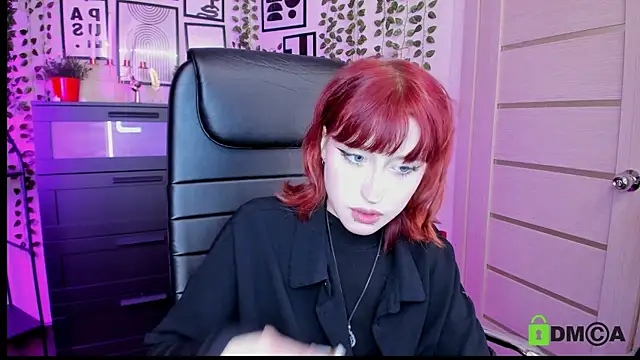 Snapshot of ElizaNik_ chatting on July 17, 2026, 8:57 pm ElizaNik online show from July 17, 2026, 8:57 pm
