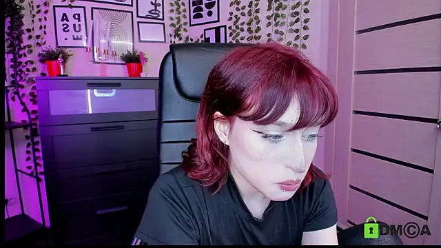 Snapshot of ElizaNik_ chatting on July 31, 2026, 10:42 pm ElizaNik online show from July 31, 2026, 10:42 pm