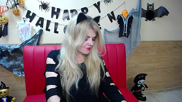 Julya Barbi online show from October 31, 2025, 6:20 pm