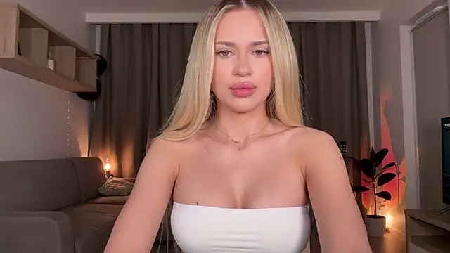 Julia RL online show from September 16, 2025, 8:32 pm