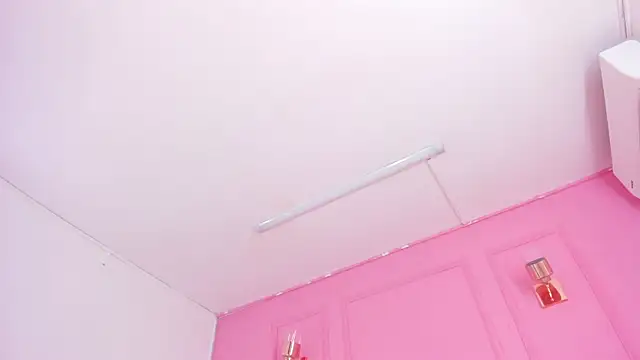 Snapshot of khloeblake chatting on January 15, 2025, 11:00 am khloeblake online show from January 15, 2025, 11:00 am