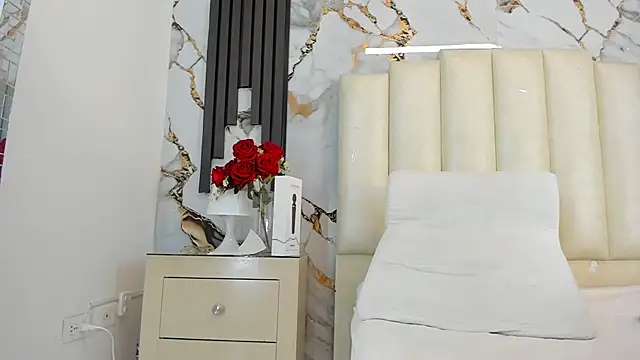 Snapshot of khloeblake chatting on February 20, 2025, 8:17 am khloeblake online show from February 20, 2025, 8:17 am