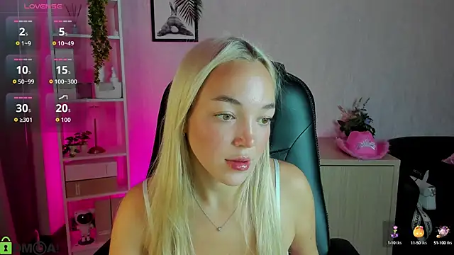 Christy Little online show from September 17, 2025, 11:39 pm