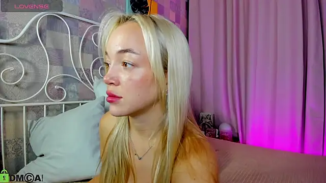 Christy Little online show from September 24, 2025, 11:41 pm