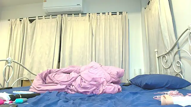 seo yeon  online show from January 8, 2025, 4:33 pm