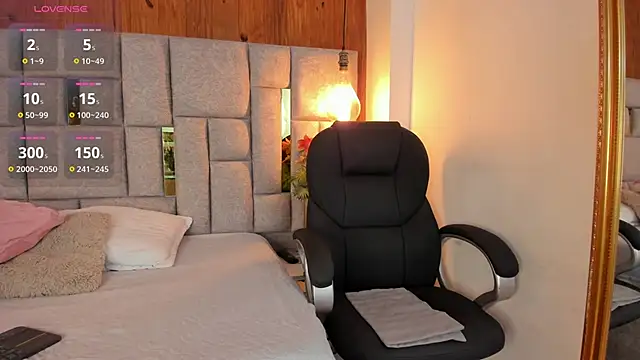 Saori newman online show from October 10, 2025, 11:42 am