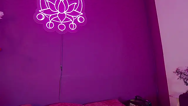 Snapshot of Lunamistyc chatting on March 3, 2025, 7:49 pm Lunamistyc online show from March 3, 2025, 7:49 pm