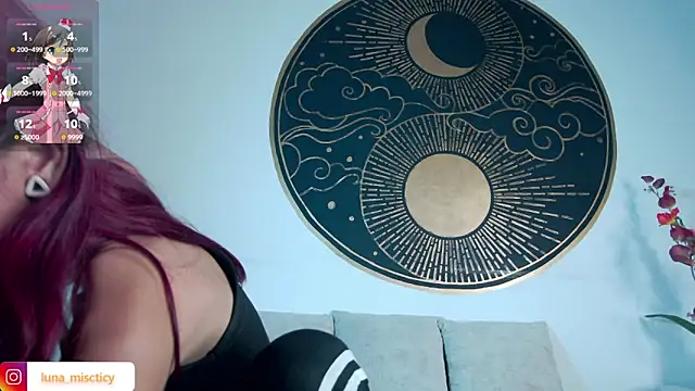 Snapshot of Lunamistyc chatting on September 19, 2025, 7:36 pm Lunamistyc online show from September 19, 2025, 7:36 pm