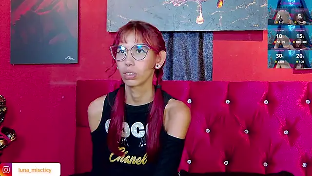 Snapshot of Lunamistyc chatting on November 14, 2025, 7:34 pm Lunamistyc online show from November 14, 2025, 7:34 pm