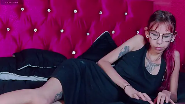 Snapshot of Lunamistyc chatting on November 22, 2025, 8:08 pm Lunamistyc online show from November 22, 2025, 8:08 pm