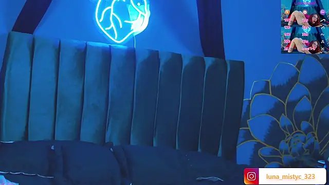 Snapshot of Lunamistyc chatting on November 28, 2025, 7:49 pm Lunamistyc online show from November 28, 2025, 7:49 pm