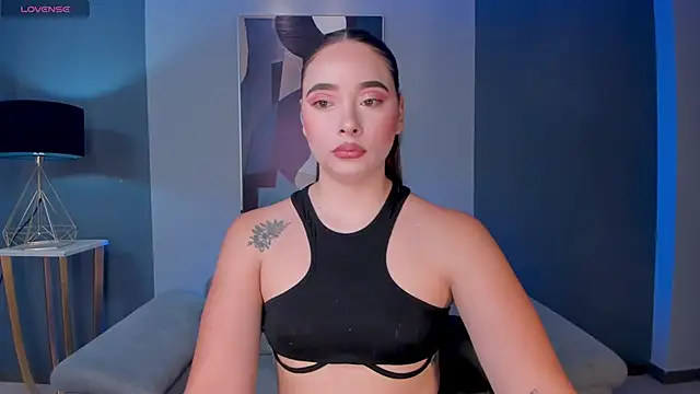 AlinaKravitz online show from June 5, 2026, 6:46 pm