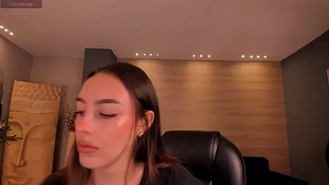 KaiaFerreira online show from March 12, 2025, 11:53 am