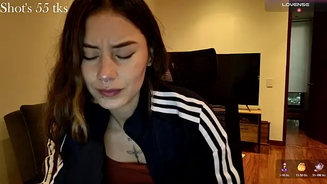 Emmy petit online show from November 1, 2025, 6:54 pm