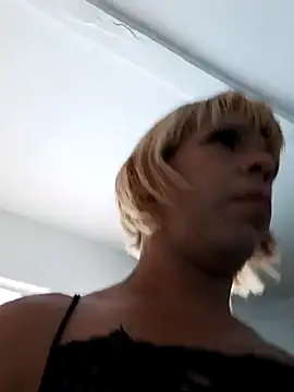 blondebitchlitle online show from March 10, 2025, 8:45 pm