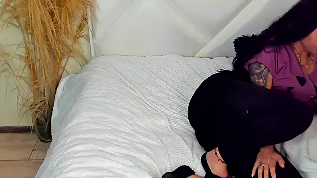 ScarlethNatasha online show from October 2, 2025, 4:41 am