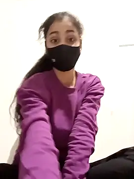 magicmoment00786 online show from December 1, 2024, 4:29 pm