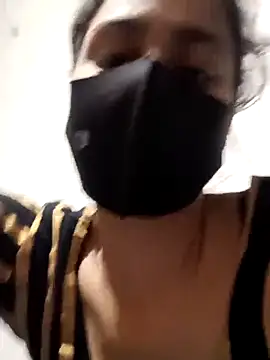 magicmoment00786 online show from December 4, 2024, 5:11 pm